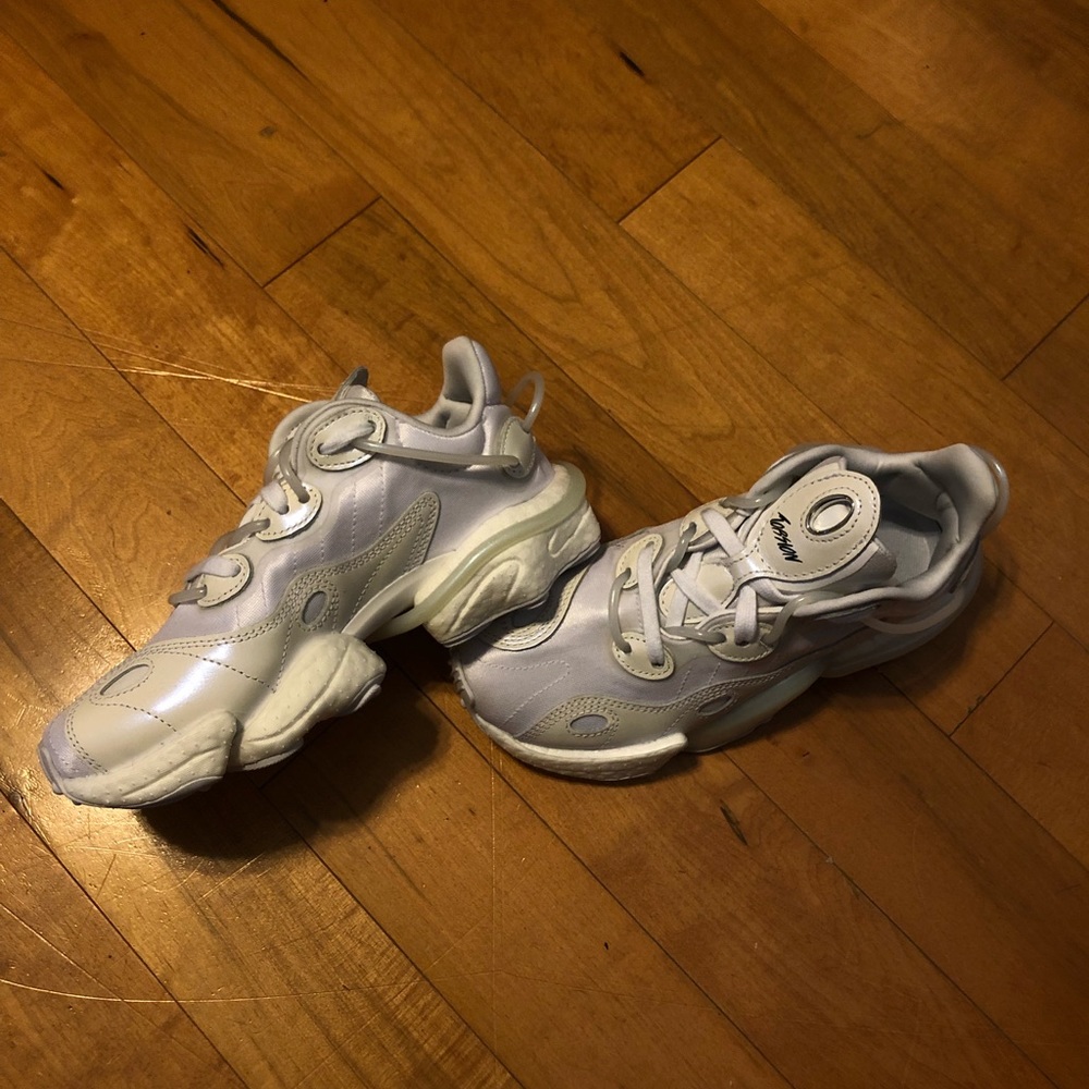 white Adidas Torsion🤍 - Picture 3 of 9
